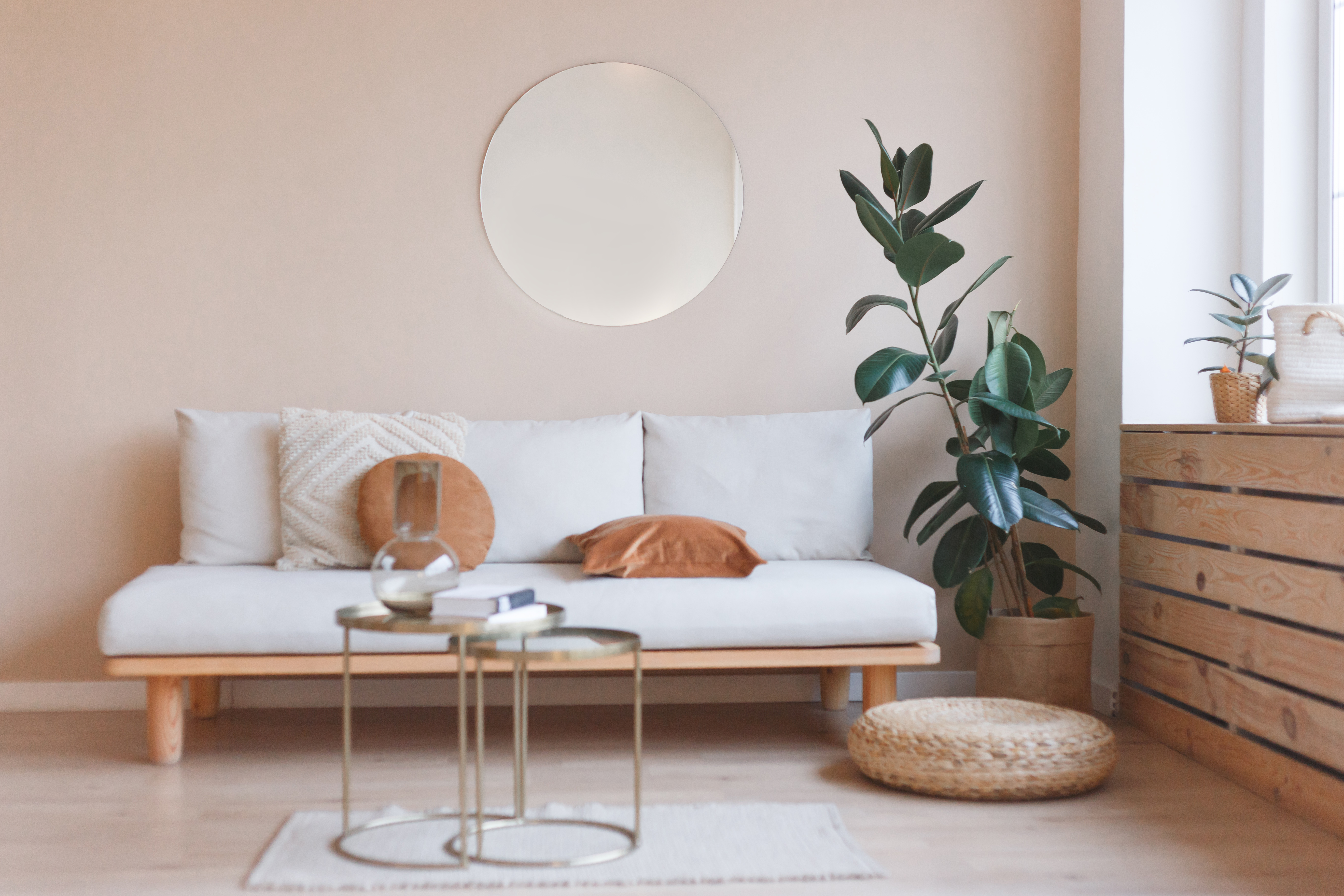 Oglinzi rotunde, o modalitate simplă de a crea un interior în stilul retro cu influențe loft